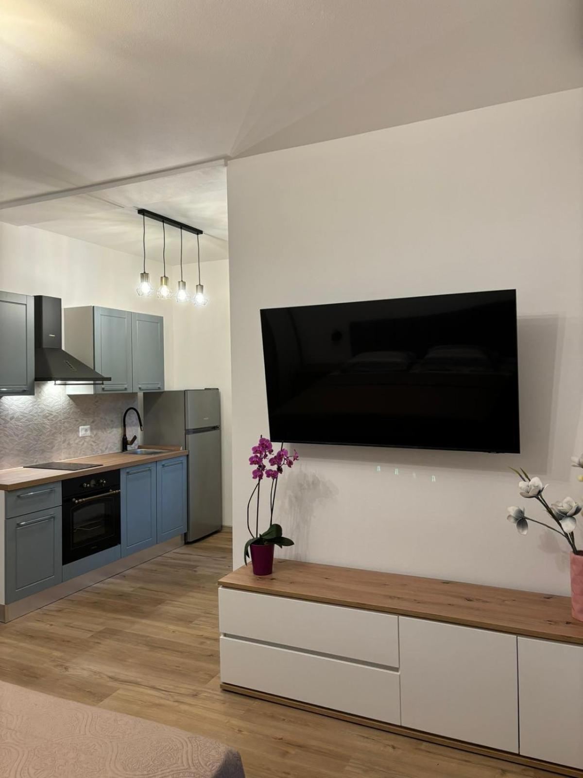 Apartment And Room Marlen Rovinjsko Selo Luaran gambar