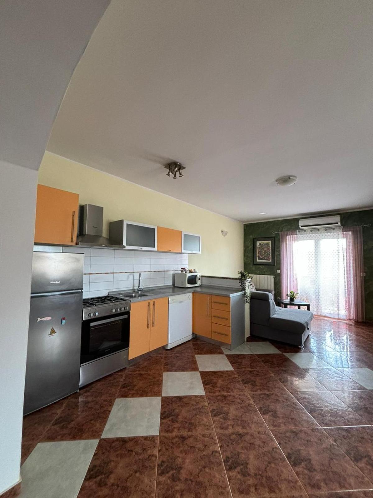 Apartment And Room Marlen Rovinjsko Selo Luaran gambar