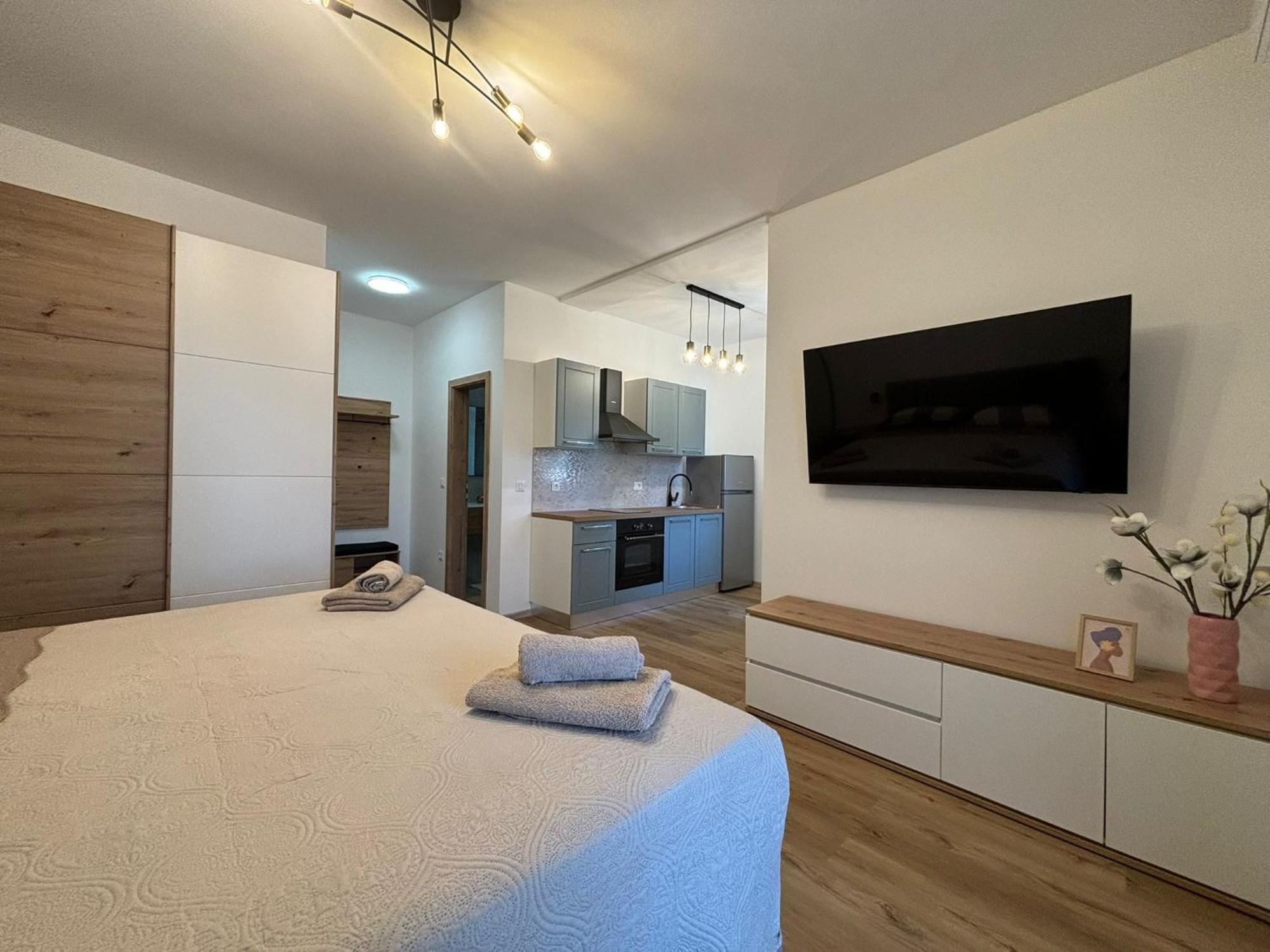 Apartment And Room Marlen Rovinjsko Selo Luaran gambar